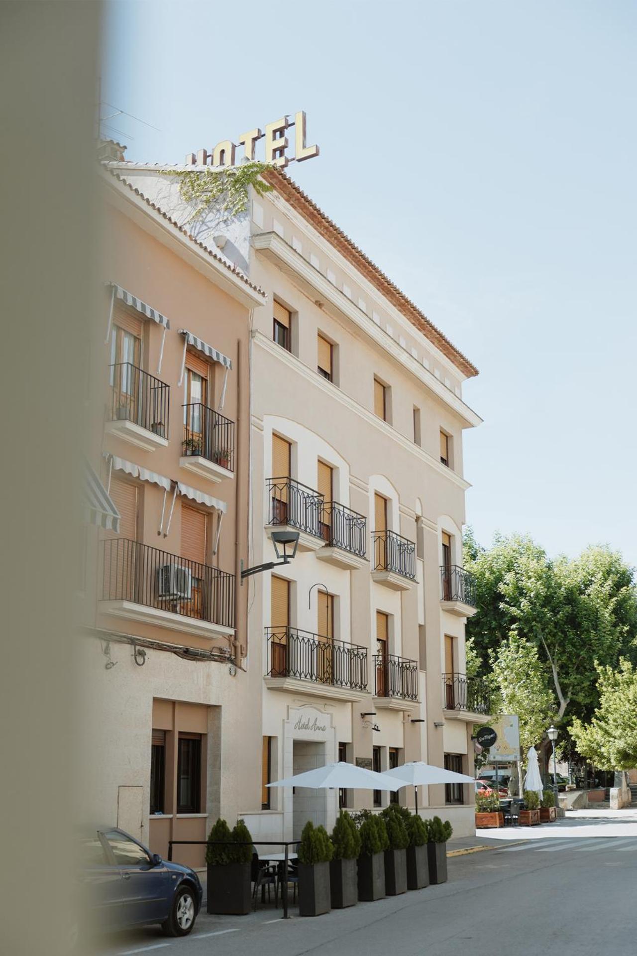 Anna Hotel 2*
